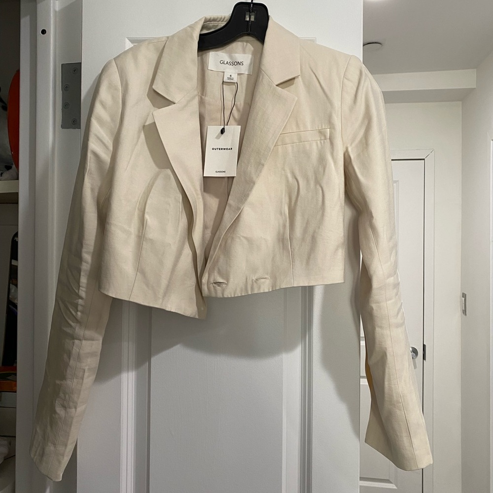 Cropped Cream Blazer